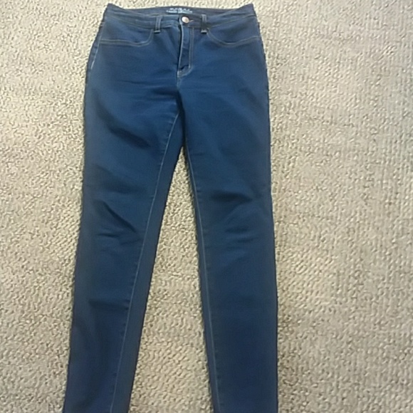 SUPER COMFORTABLE SKINNY BLUE JEANS🍁 - Picture 2 of 7